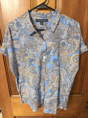 Tommy Hilfiger Light Blue and Tan Paisley Short Sleeve Button-Down Shirt